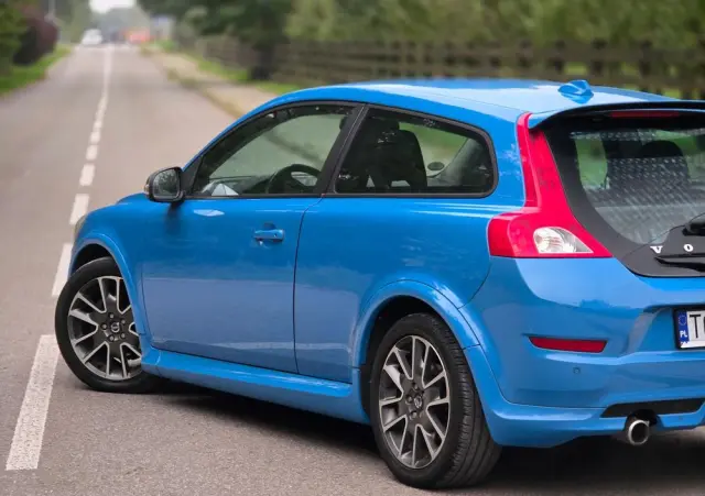 VOLVO C30 D2 DRIVe R-Design