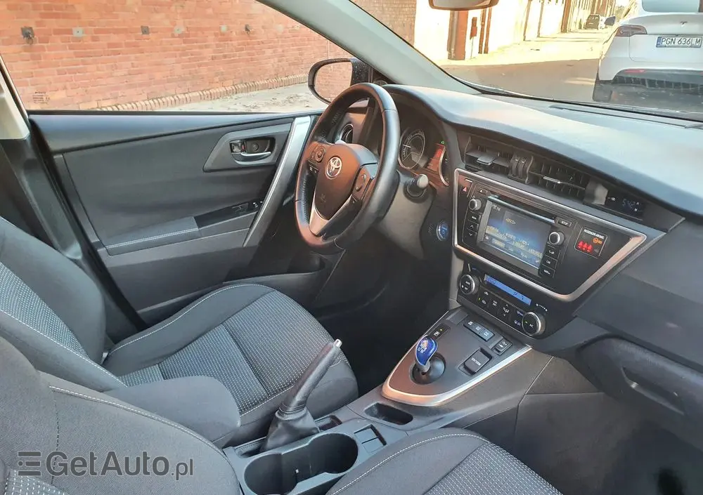 TOYOTA Auris 1.8 HSD Prestige