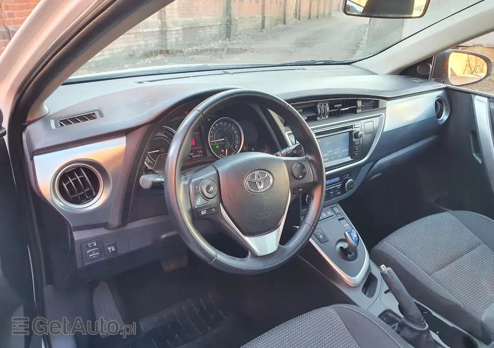 TOYOTA Auris 1.8 HSD Prestige
