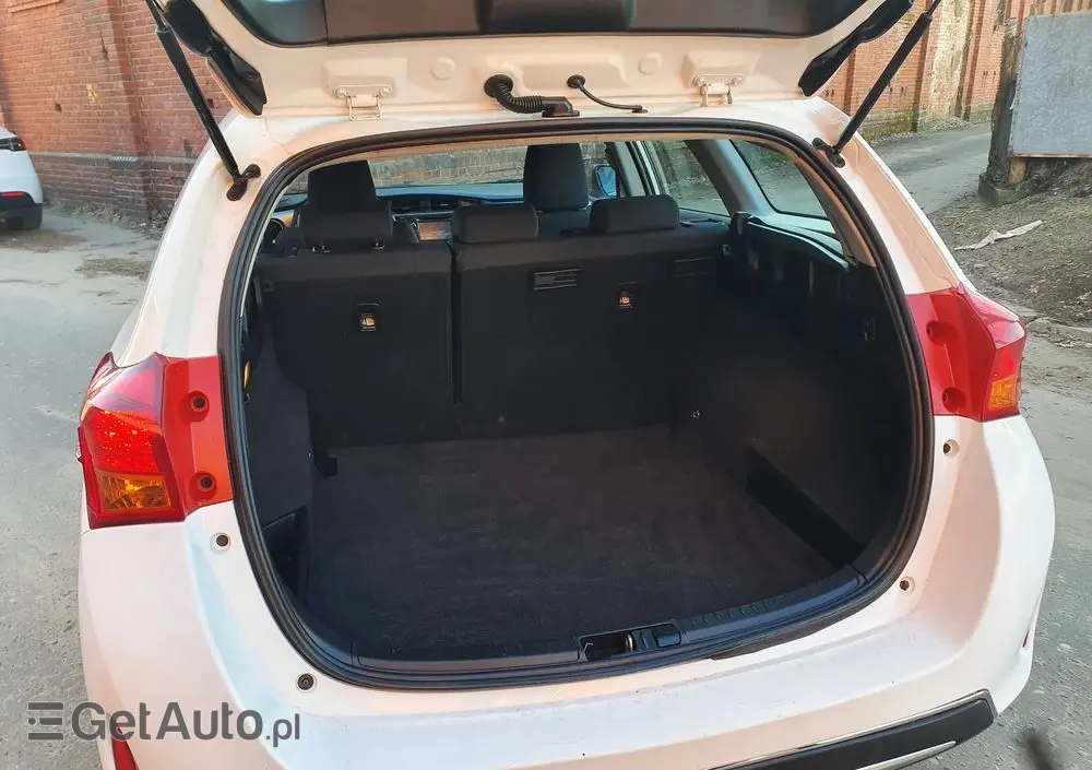 TOYOTA Auris 1.8 HSD Prestige
