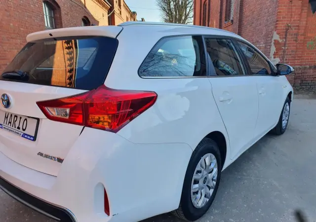 TOYOTA Auris 1.8 HSD Prestige