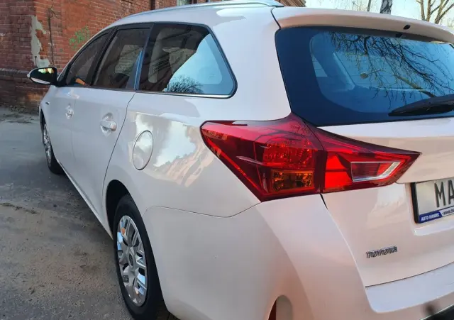 TOYOTA Auris 1.8 HSD Prestige