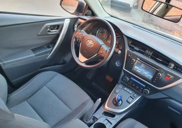 TOYOTA Auris 1.8 HSD Prestige