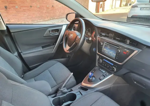 TOYOTA Auris 1.8 HSD Prestige
