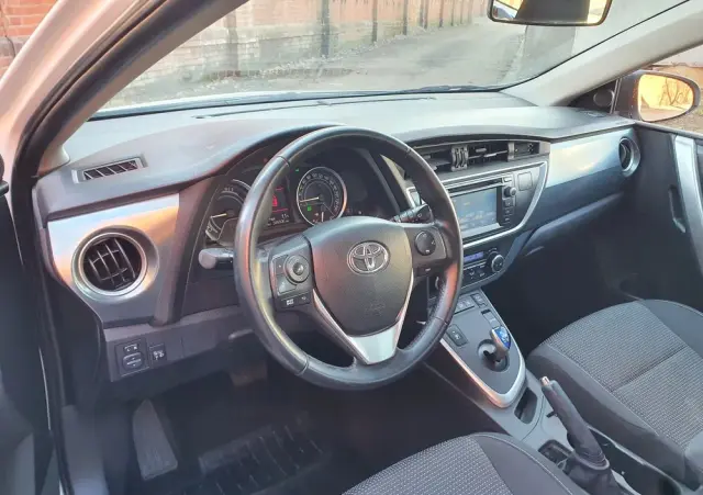 TOYOTA Auris 1.8 HSD Prestige