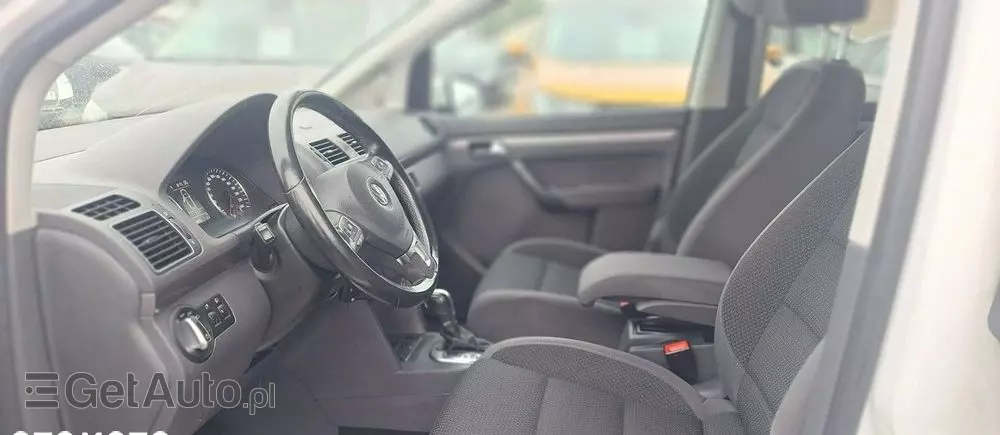 VOLKSWAGEN Touran 