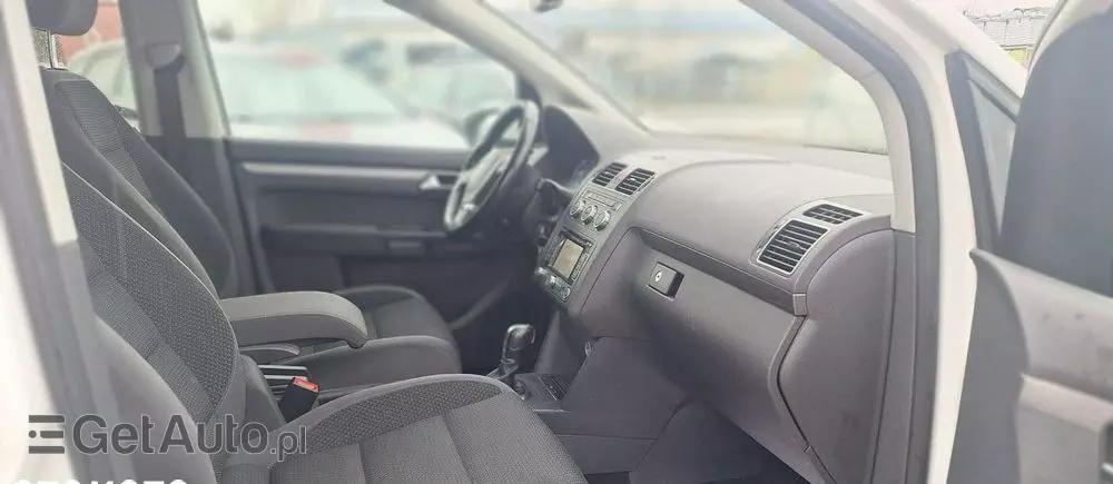 VOLKSWAGEN Touran 