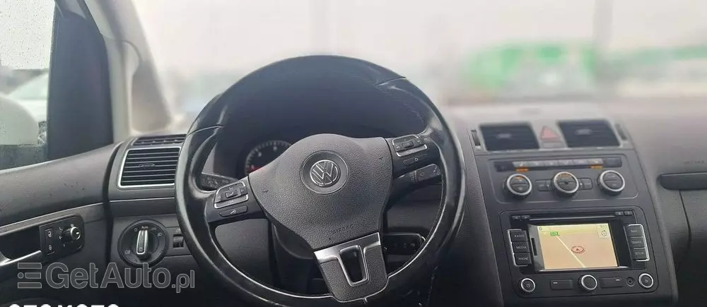 VOLKSWAGEN Touran 