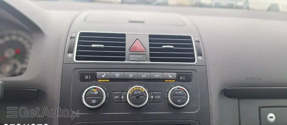 VOLKSWAGEN Touran 