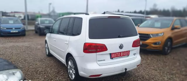 VOLKSWAGEN Touran 