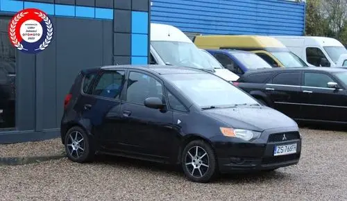 MITSUBISHI Colt 