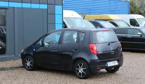 MITSUBISHI Colt 