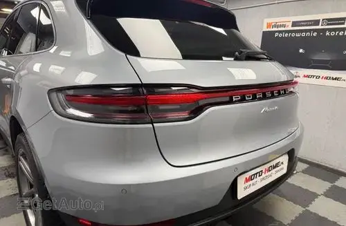 PORSCHE Macan 