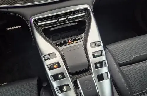 MERCEDES-BENZ AMG GT 