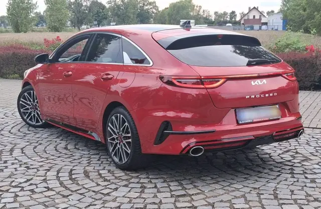 KIA Proceed 