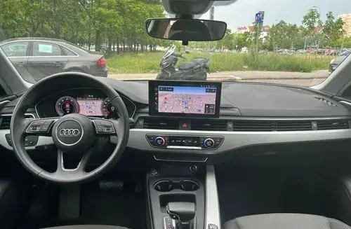 AUDI A4 