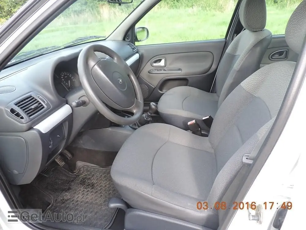 RENAULT Clio 
