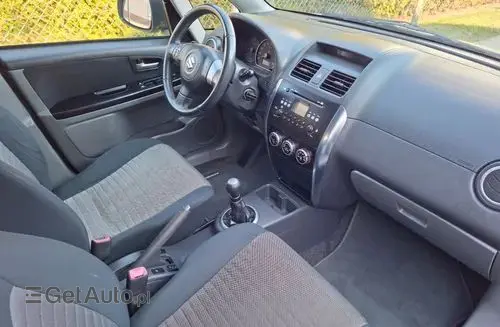 SUZUKI SX4 