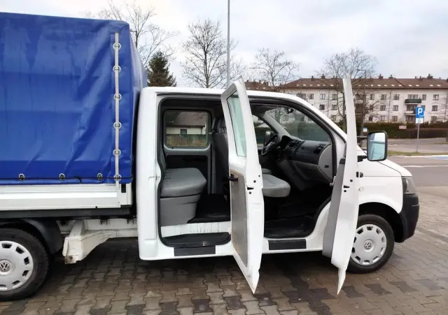 VOLKSWAGEN Transporter 