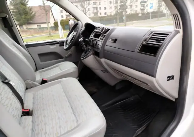 VOLKSWAGEN Transporter 