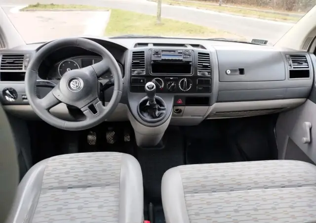 VOLKSWAGEN Transporter 