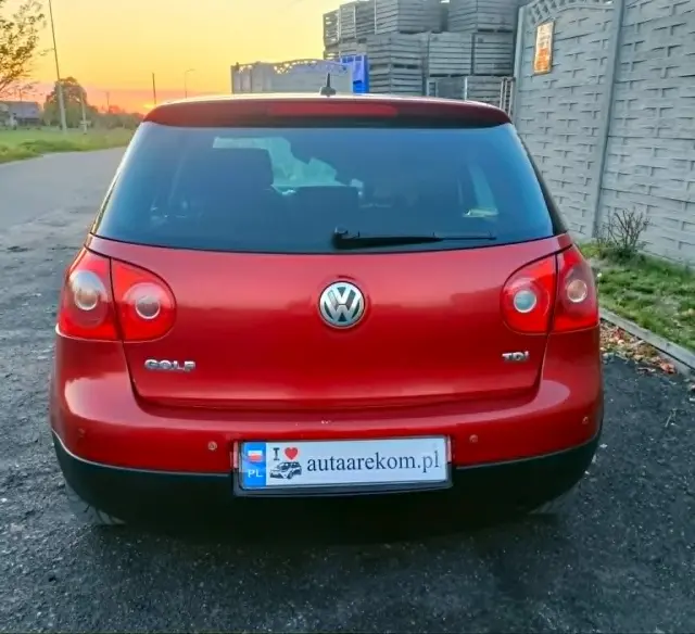 VOLKSWAGEN Golf 