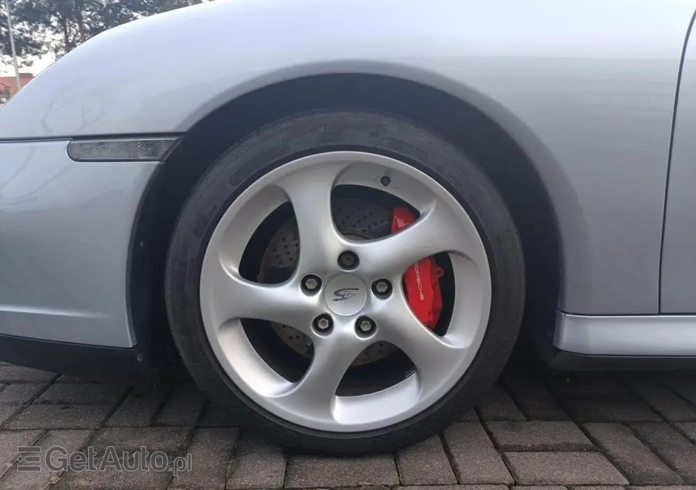 PORSCHE 911 Carrera 4S