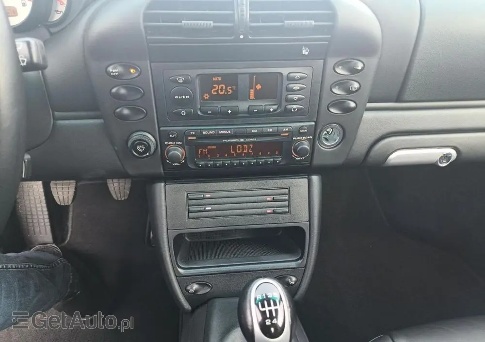 PORSCHE 911 Carrera 4S