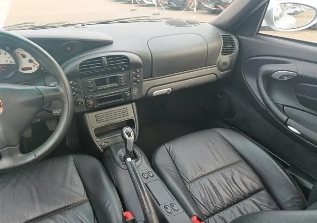 PORSCHE 911 Carrera 4S