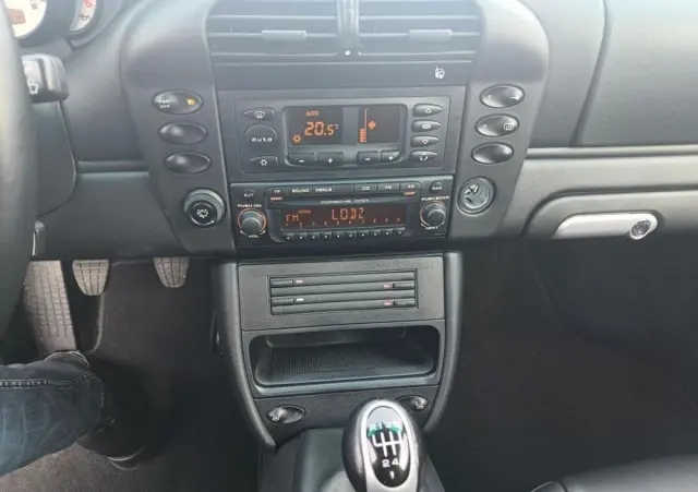 PORSCHE 911 Carrera 4S