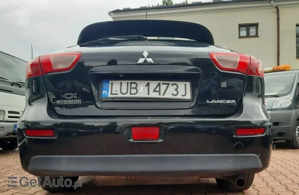MITSUBISHI Lancer 