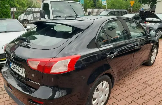 MITSUBISHI Lancer 