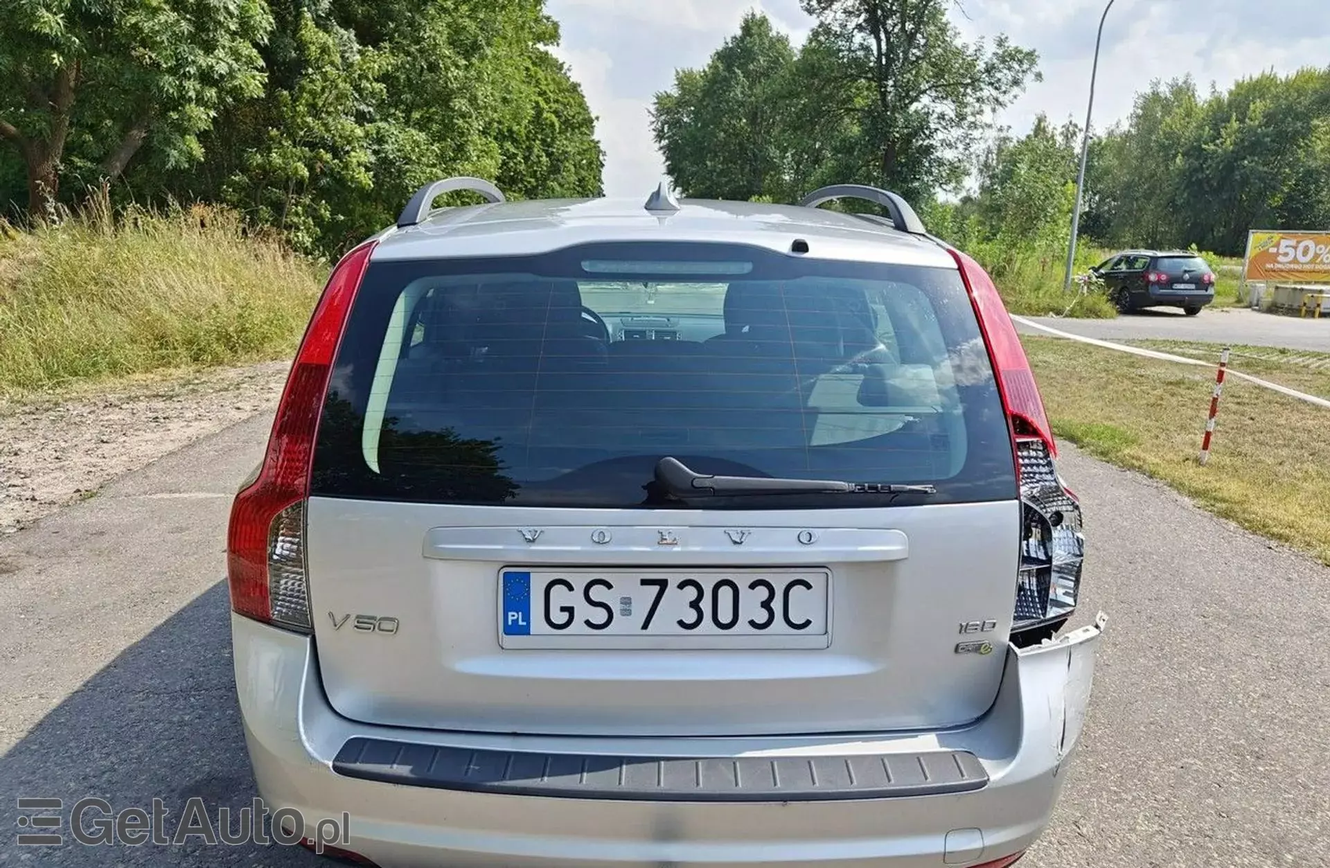 VOLVO V50 