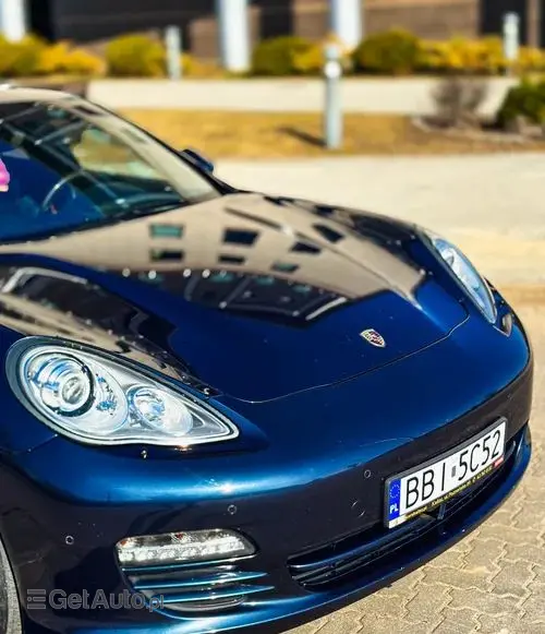 PORSCHE Panamera 