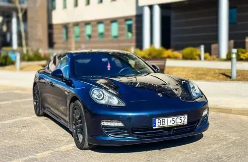 PORSCHE Panamera 