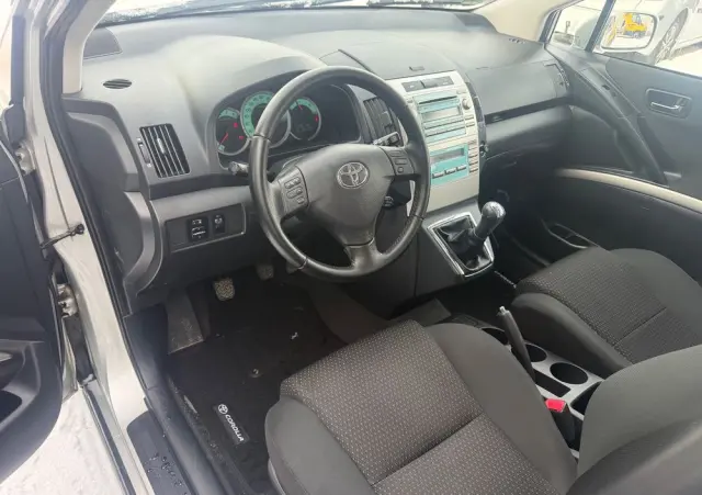 TOYOTA Corolla Verso 1.8 Sol + 7os