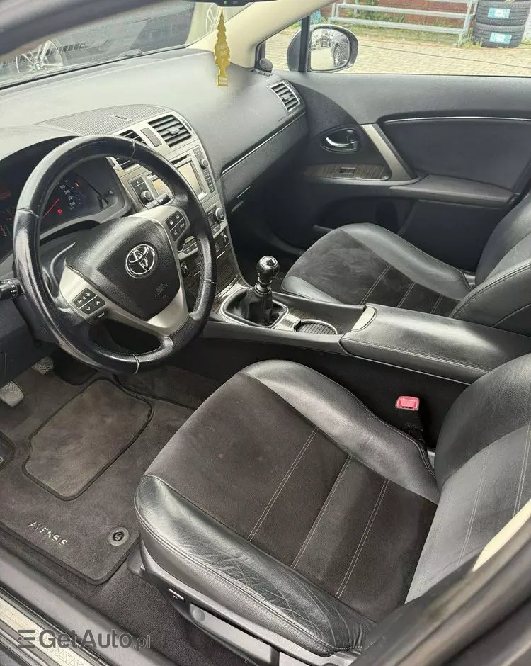TOYOTA Avensis 2.0 D-4D Premium