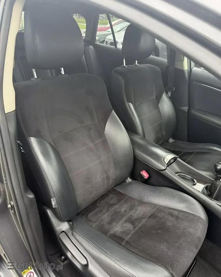 TOYOTA Avensis 2.0 D-4D Premium