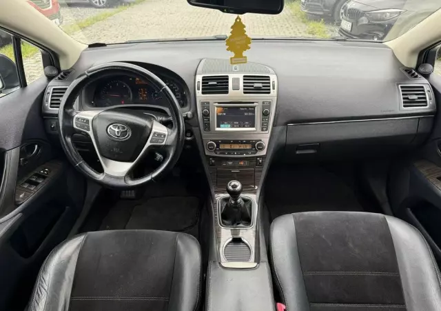 TOYOTA Avensis 2.0 D-4D Premium