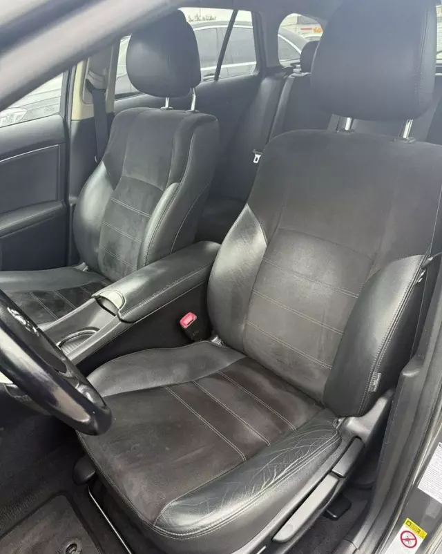 TOYOTA Avensis 2.0 D-4D Premium