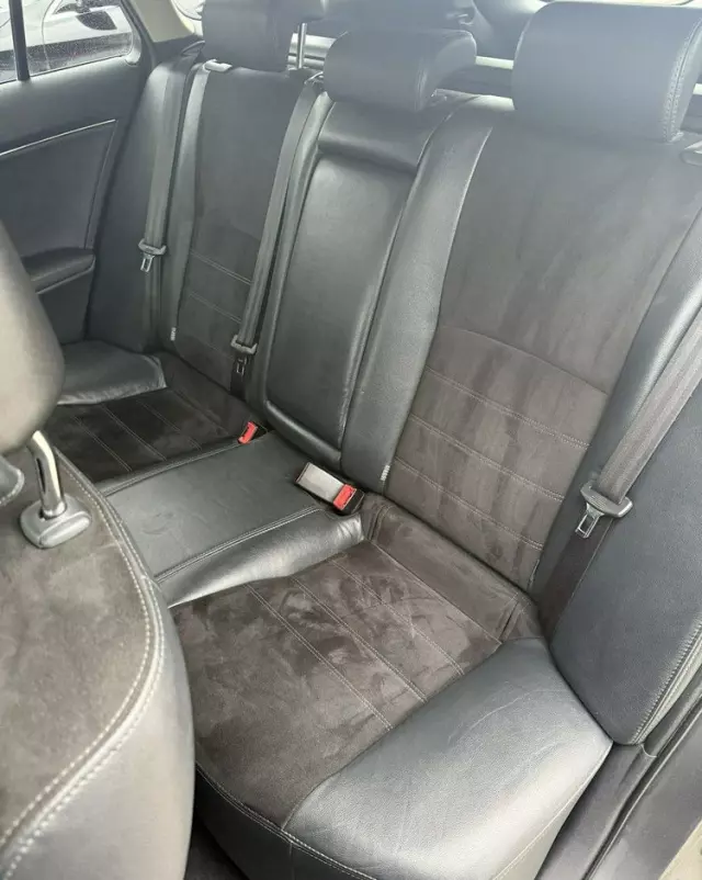 TOYOTA Avensis 2.0 D-4D Premium