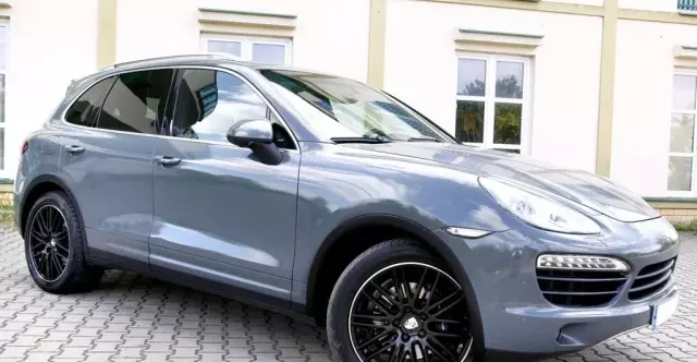 PORSCHE Cayenne 