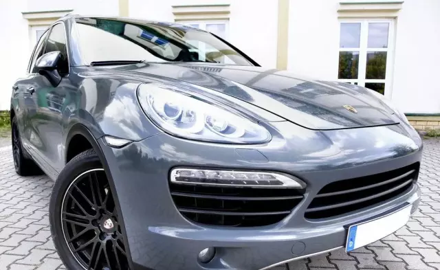 PORSCHE Cayenne 