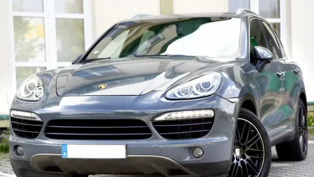 PORSCHE Cayenne 
