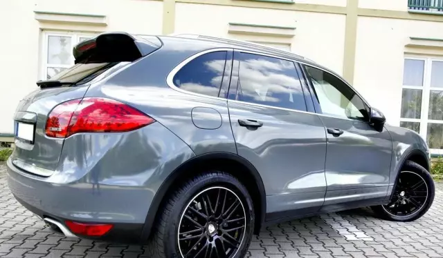 PORSCHE Cayenne 
