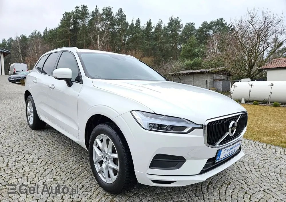 VOLVO XC 60 T4 Momentum Pro