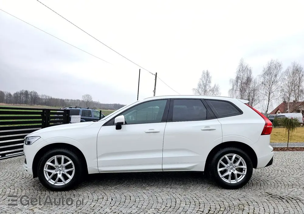 VOLVO XC 60 T4 Momentum Pro