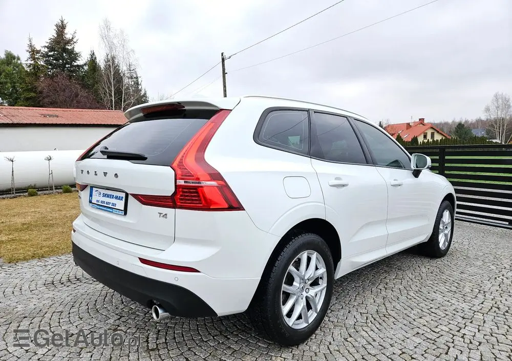 VOLVO XC 60 T4 Momentum Pro