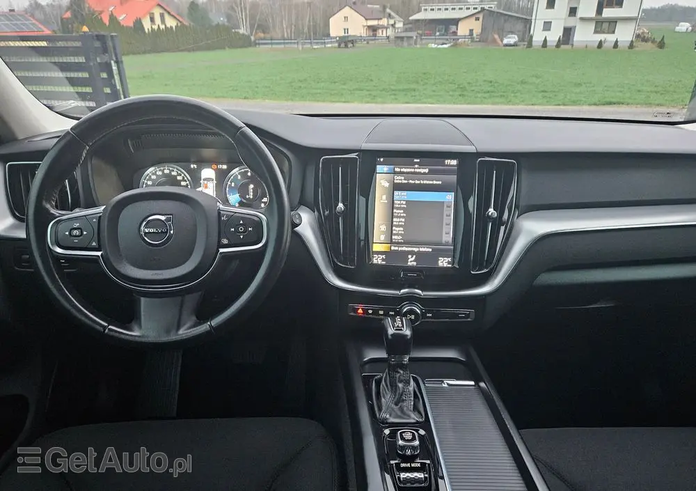 VOLVO XC 60 T4 Momentum Pro