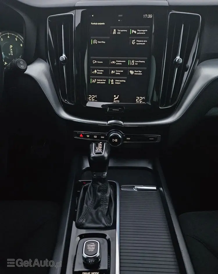 VOLVO XC 60 T4 Momentum Pro